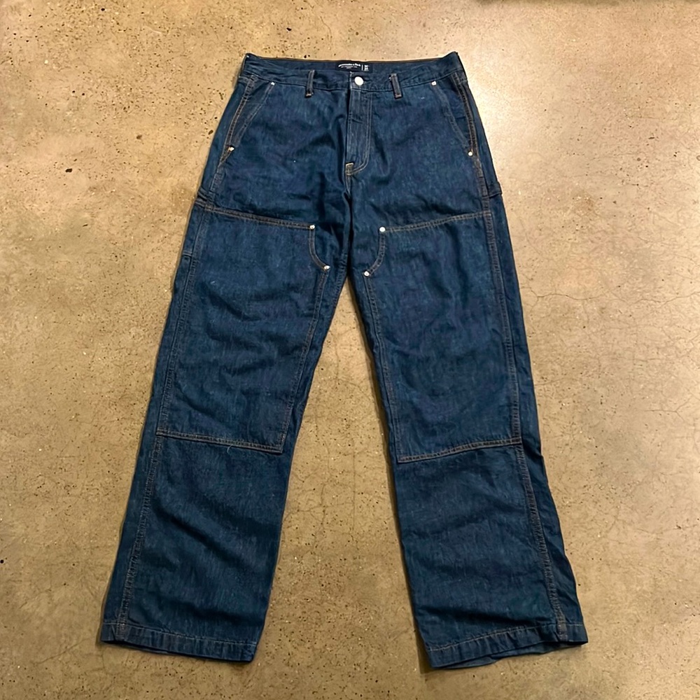 Abercrombie baggy workwear jean in dark wash with double knee.